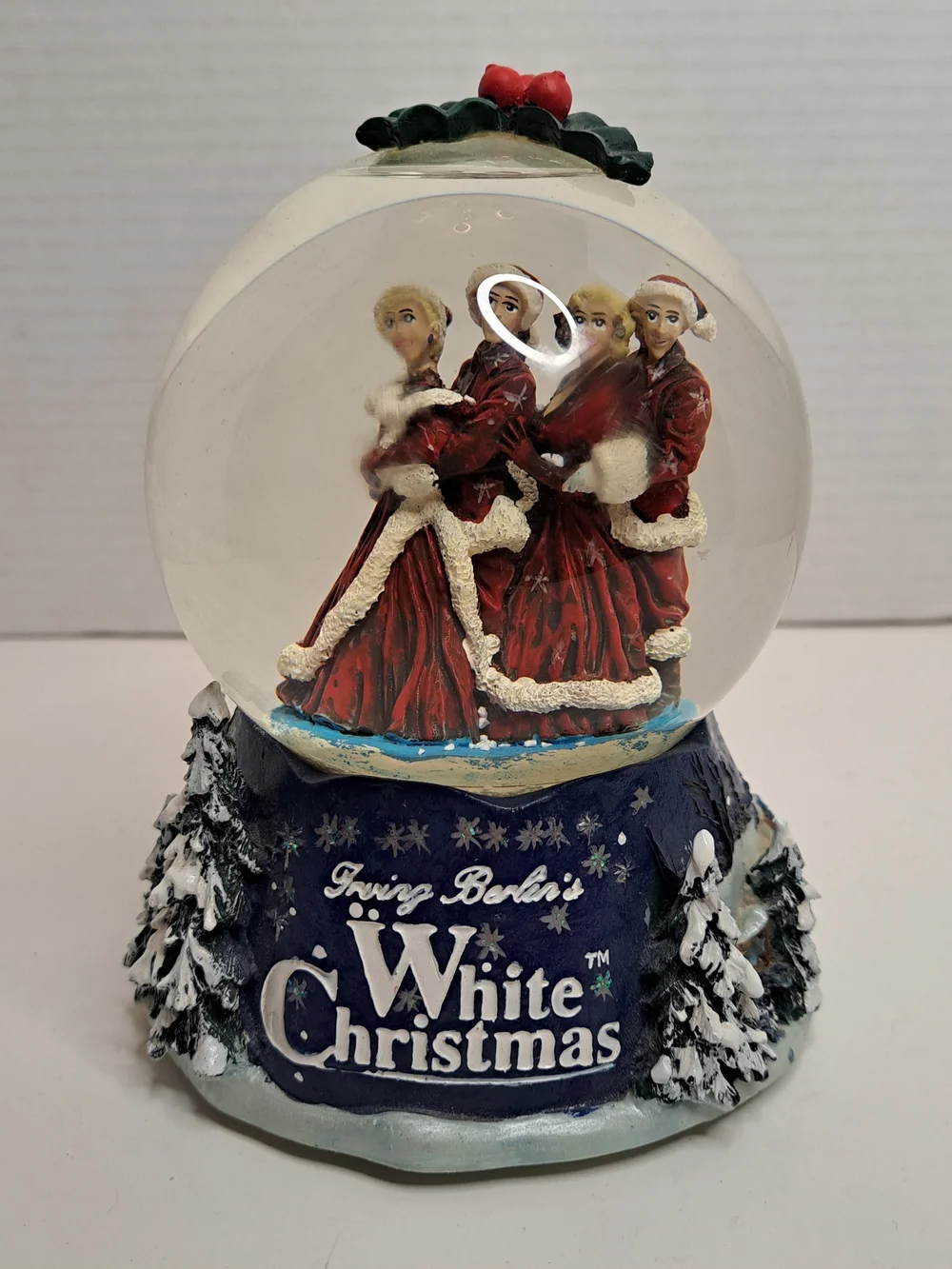 Avon Vintage 2000 Irving Berlin's White Christmas Musical Snow Globe Tested Work